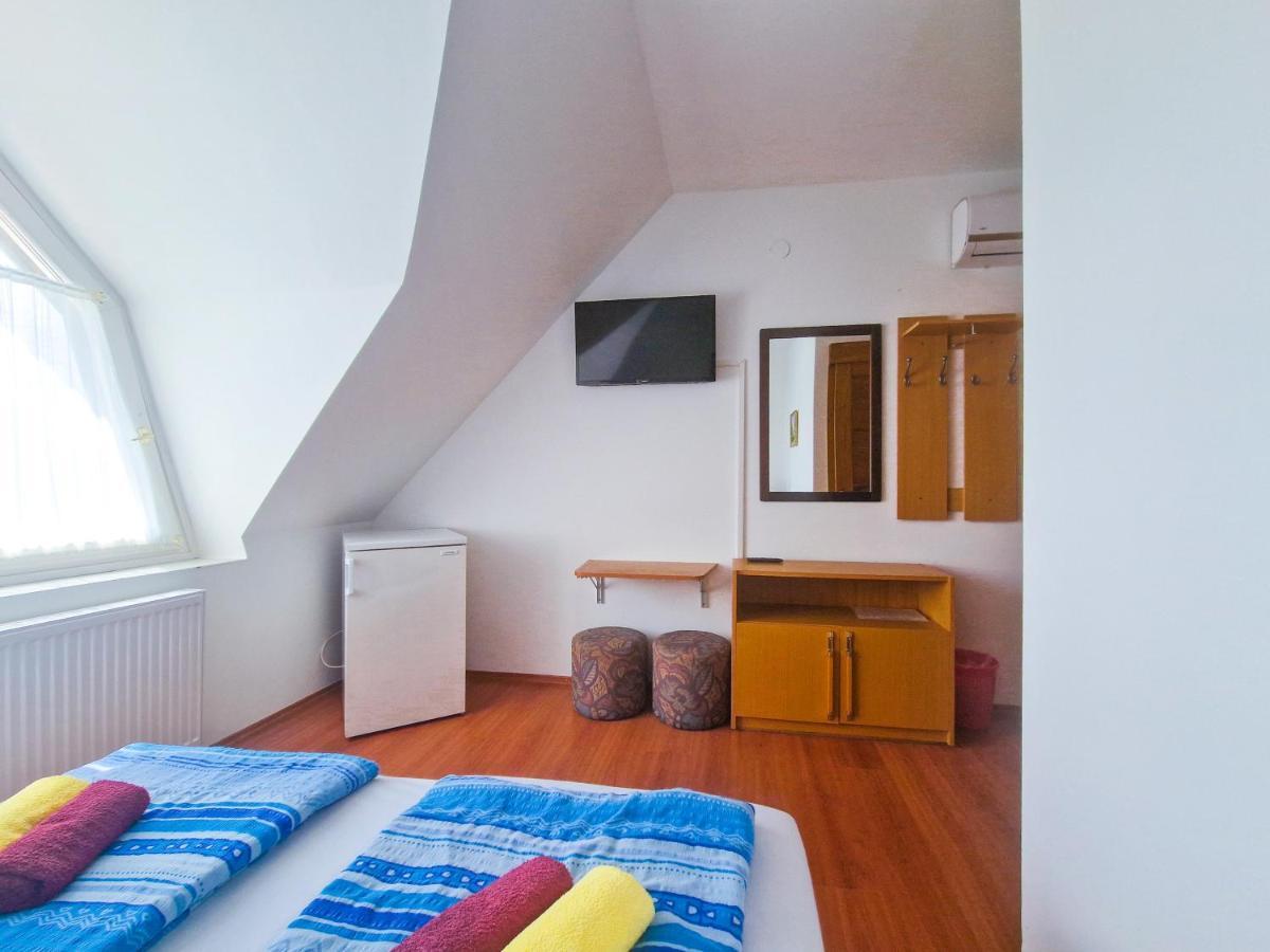 Weinberger Vendeghaz Hotel Zamárdi Buitenkant foto