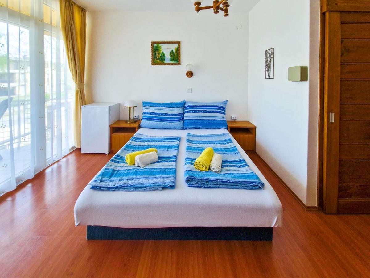Weinberger Vendeghaz Hotel Zamárdi Buitenkant foto