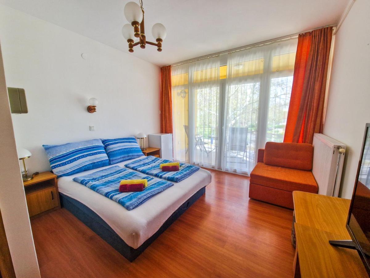 Weinberger Vendeghaz Hotel Zamárdi Buitenkant foto