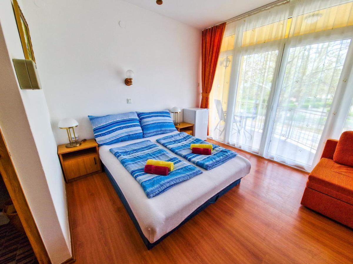 Weinberger Vendeghaz Hotel Zamárdi Buitenkant foto