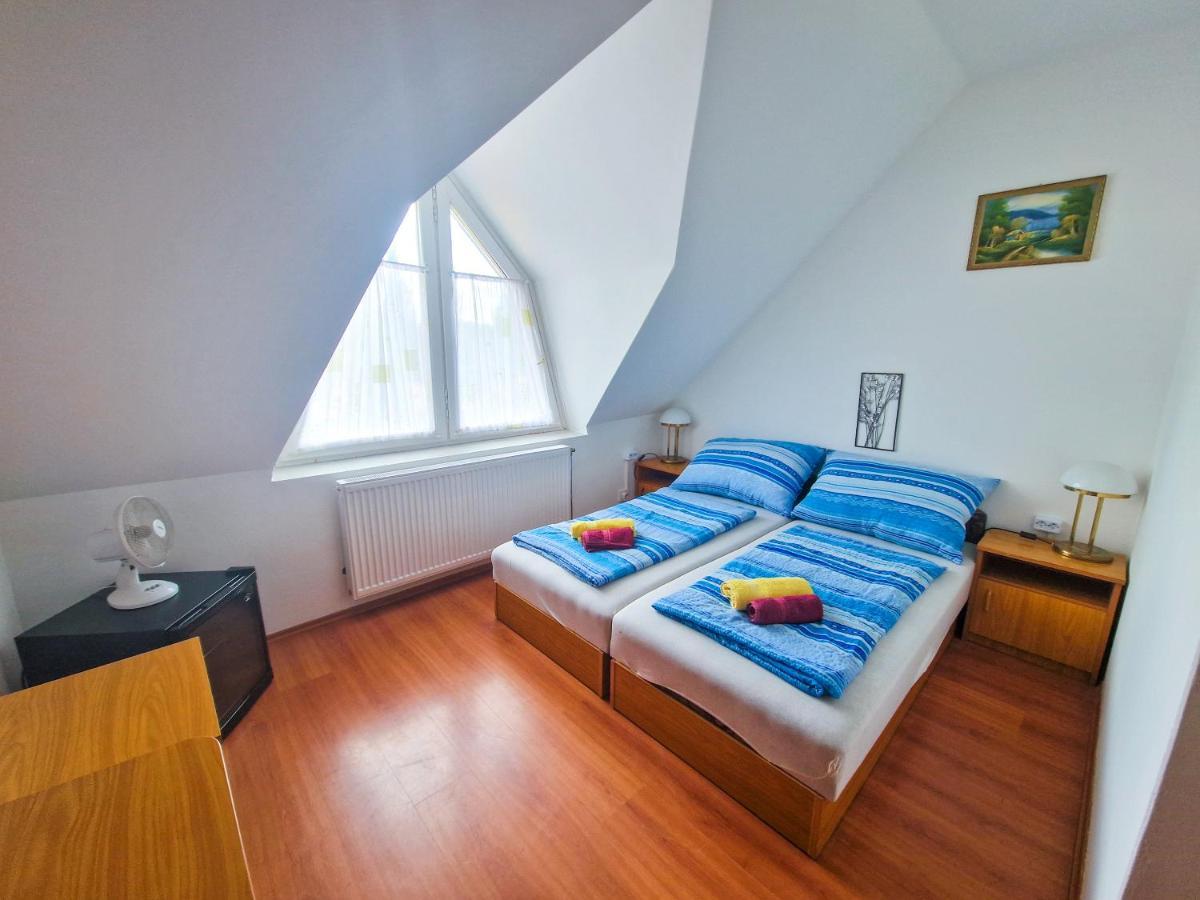 Weinberger Vendeghaz Hotel Zamárdi Buitenkant foto
