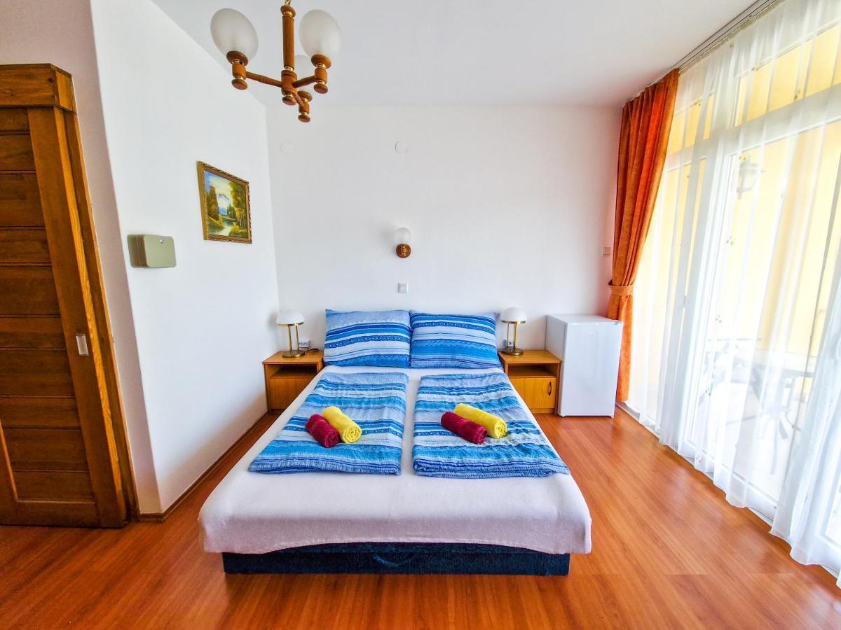Weinberger Vendeghaz Hotel Zamárdi Buitenkant foto