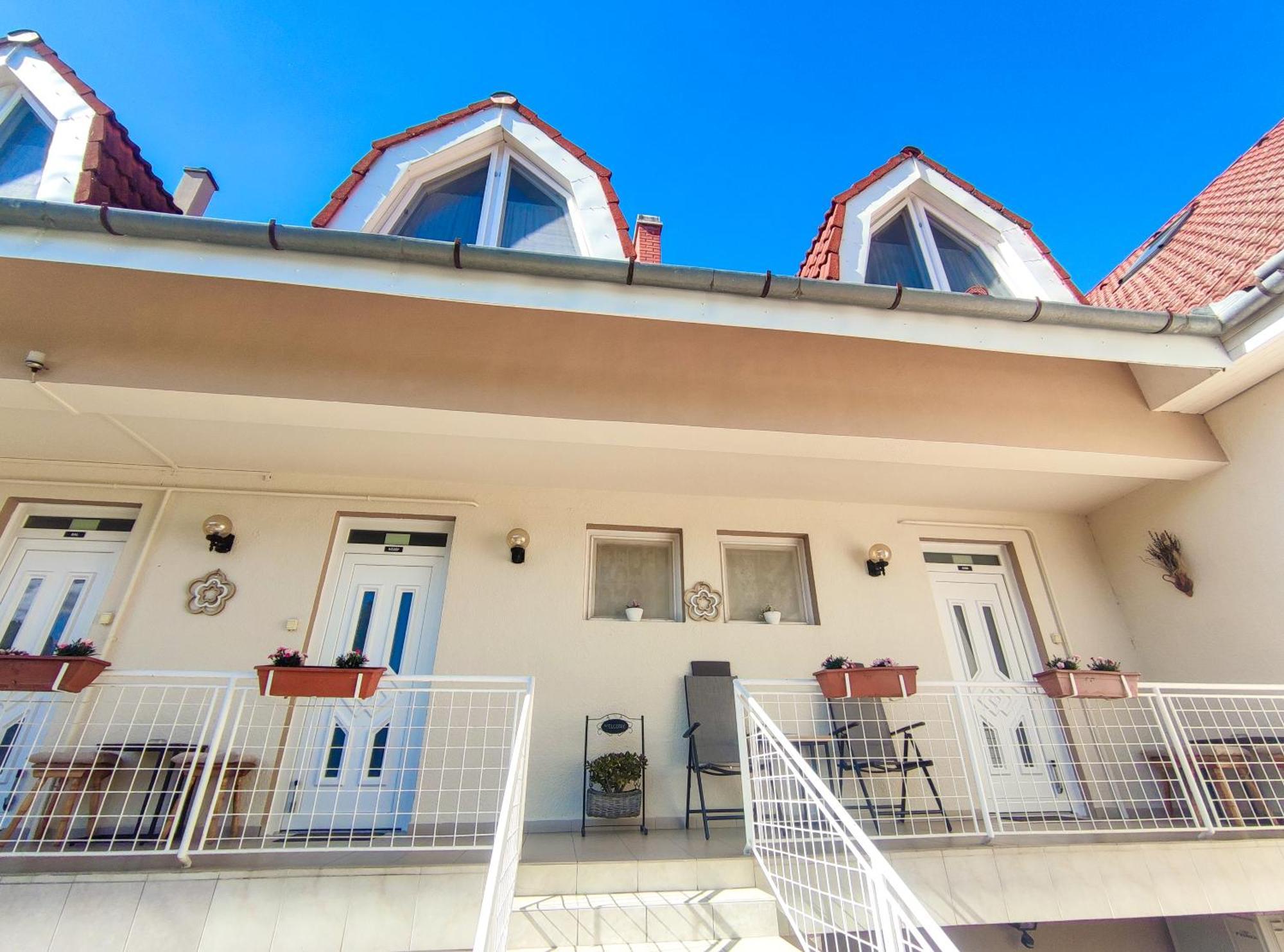 Weinberger Vendeghaz Hotel Zamárdi Buitenkant foto