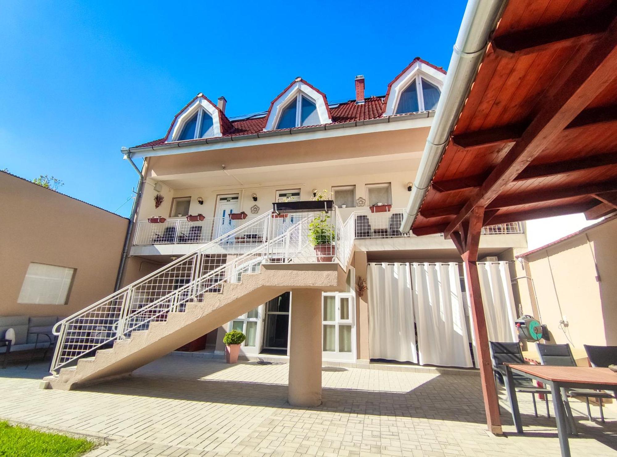 Weinberger Vendeghaz Hotel Zamárdi Buitenkant foto
