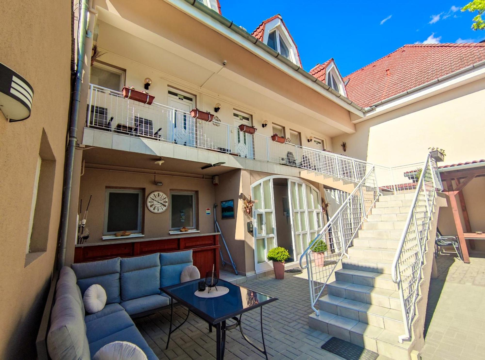Weinberger Vendeghaz Hotel Zamárdi Buitenkant foto
